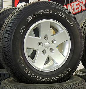 Click image for larger version. 

Name:	2013-jeep-wrangler-jk-wheels-aluminum.jpg 
Views:	274 
Size:	55.9  
ID:	124235