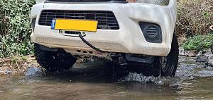 Click image for larger version. 

Name:	hidden winch mount on hilux revo.jpg 
Views:	124 
Size:	482.4  
ID:	142921