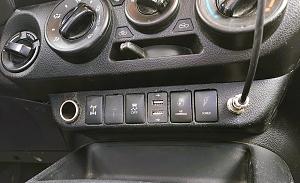 Click image for larger version. 

Name:	winch switch toyota hilux.jpg 
Views:	143 
Size:	251.0  
ID:	142923